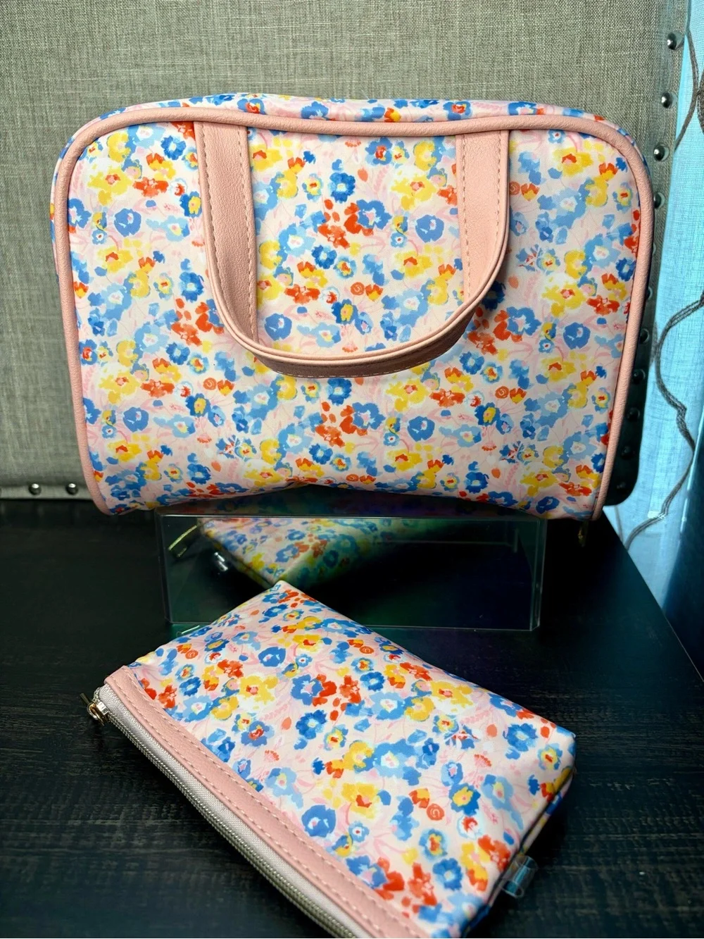 Jones New York travel cosmetic bag set